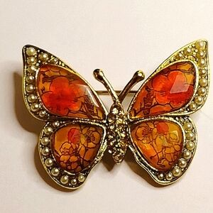 Liz Claiborne Faceted Gem‎ and Simulated Pearl Butterfly Brooch